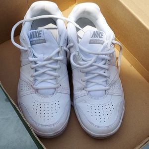 Nike city court size8.5